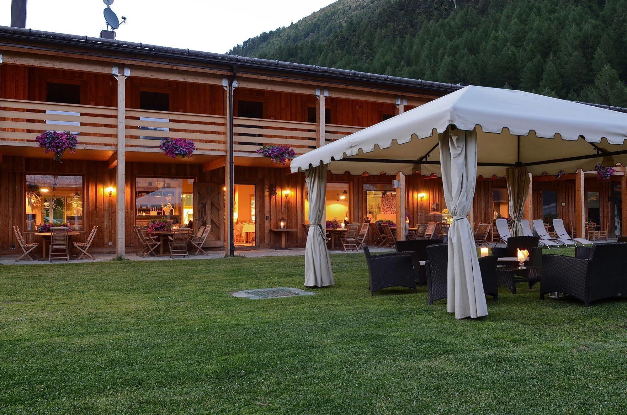 La Tresenda Hotel And Mountain Farm Livigno Buitenkant foto